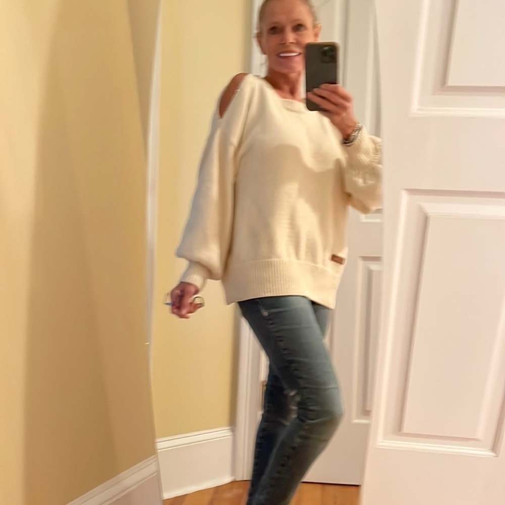 Simple Southern cream sweater NWT